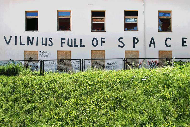 neverleavetheclouds.vilnius.art.01